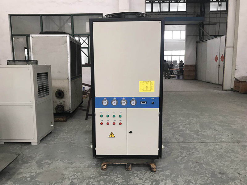 油冷卻機結構特點與運行原理