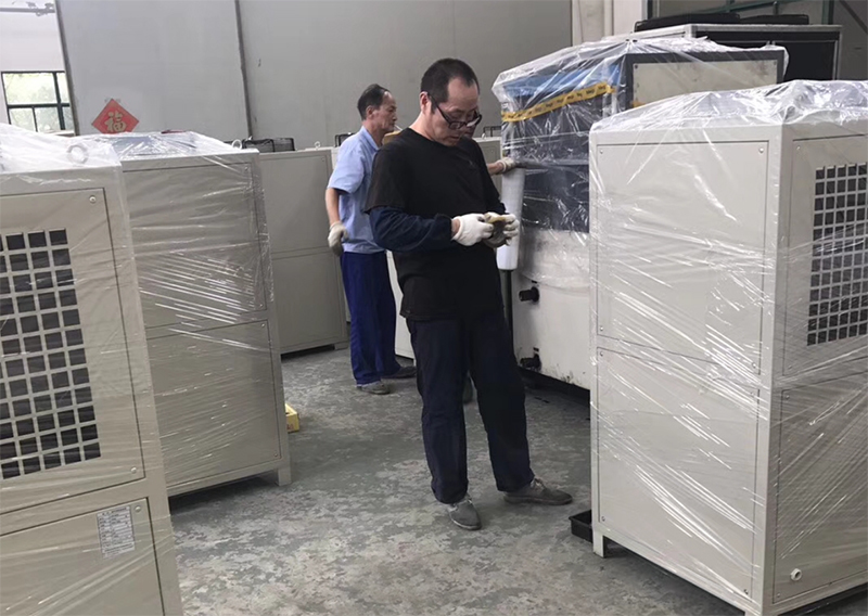 jcpX97t37fMEcRaU01B2550n2HNJ5525.jpg 油冷機安裝.jpg